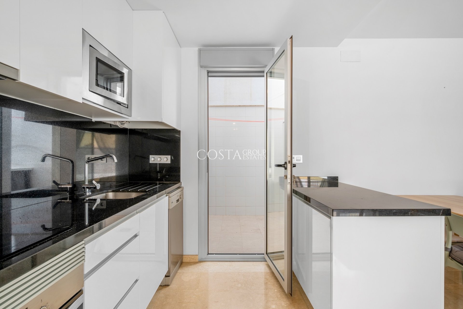 Resale - Apartment -
Orihuela Costa - Las Filipinas