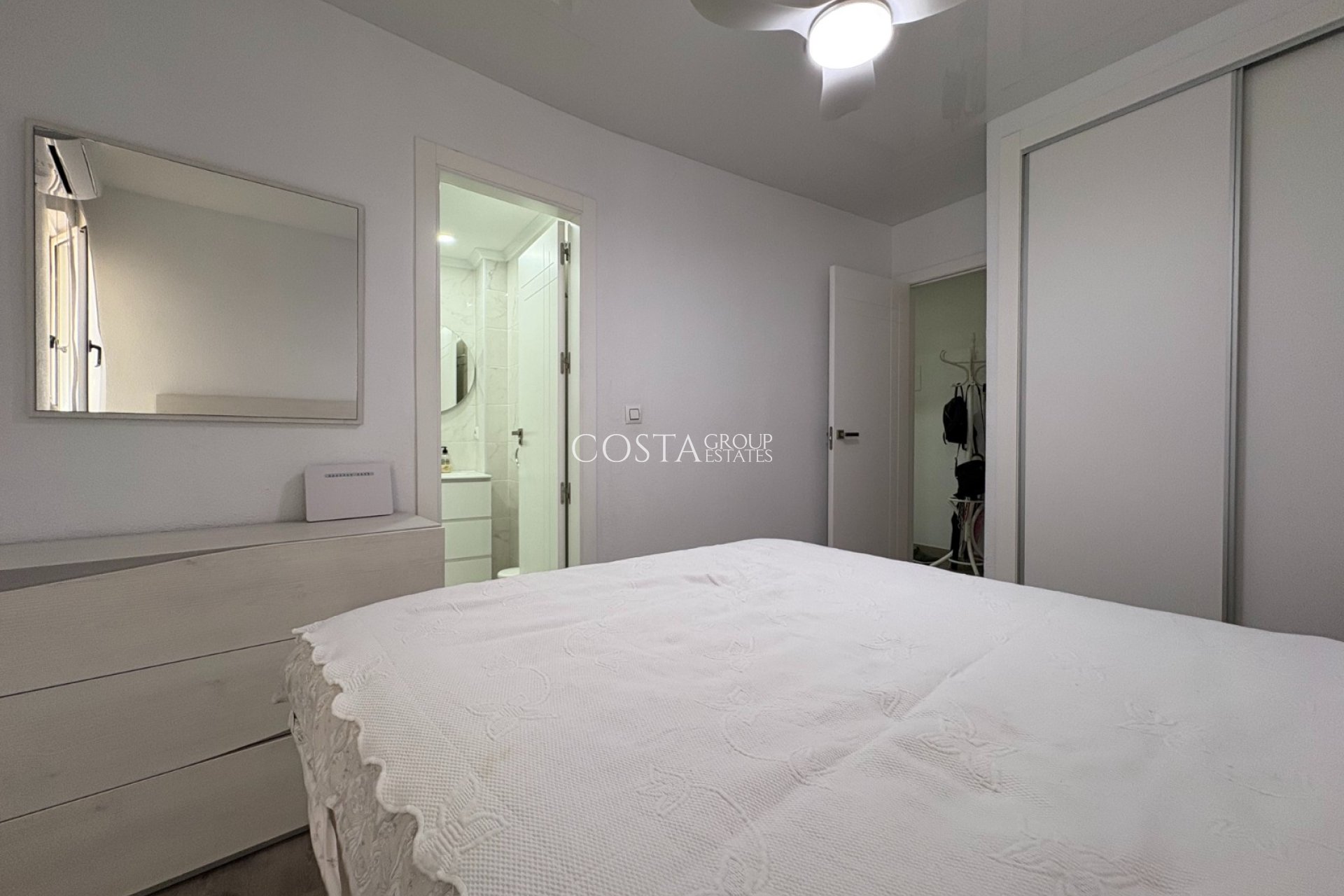 Resale - Apartment -
Torrevieja - Centro