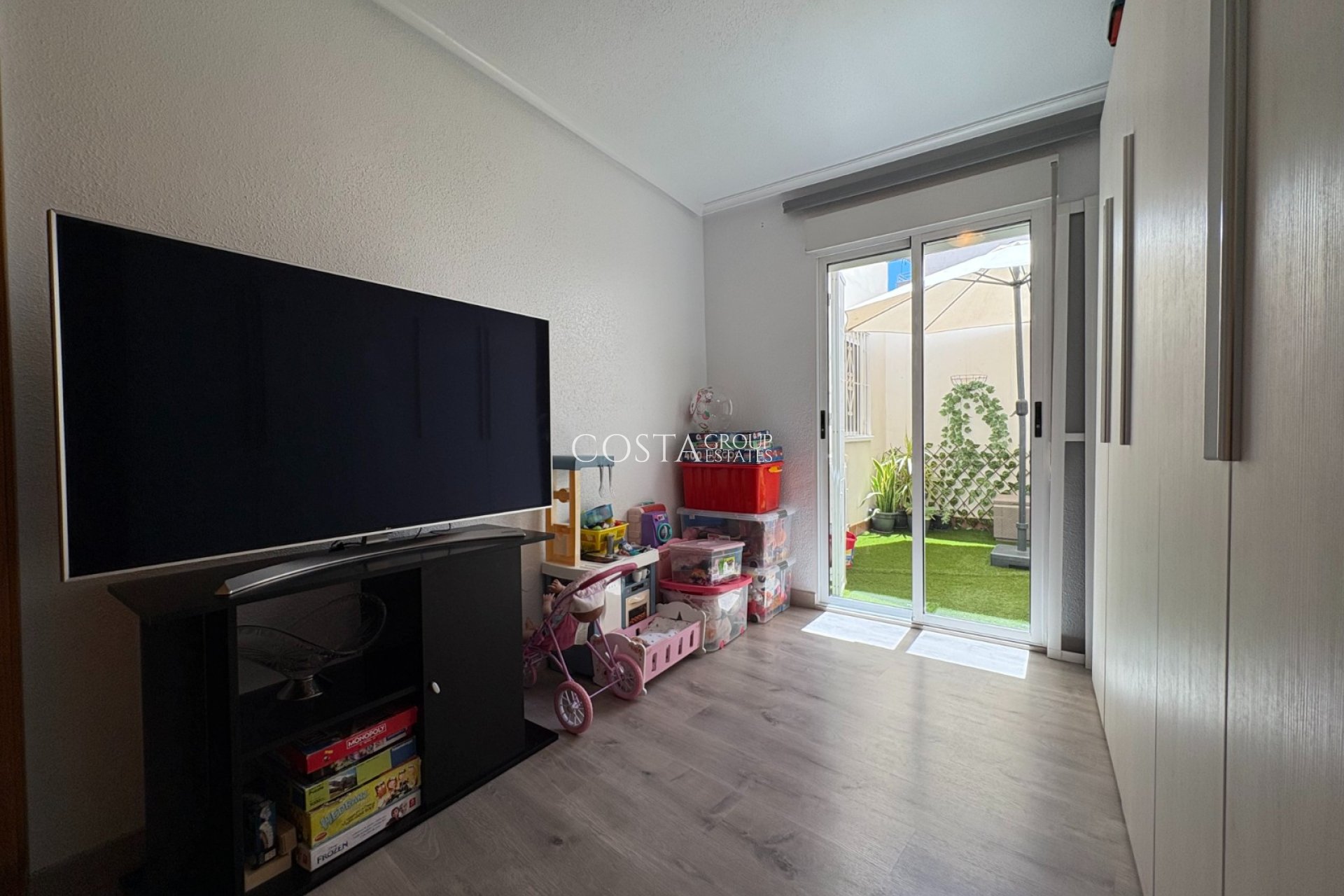 Resale - Apartment -
Torrevieja - Centro