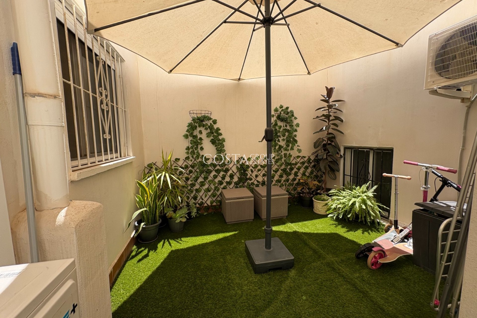 Resale - Apartment -
Torrevieja - Centro