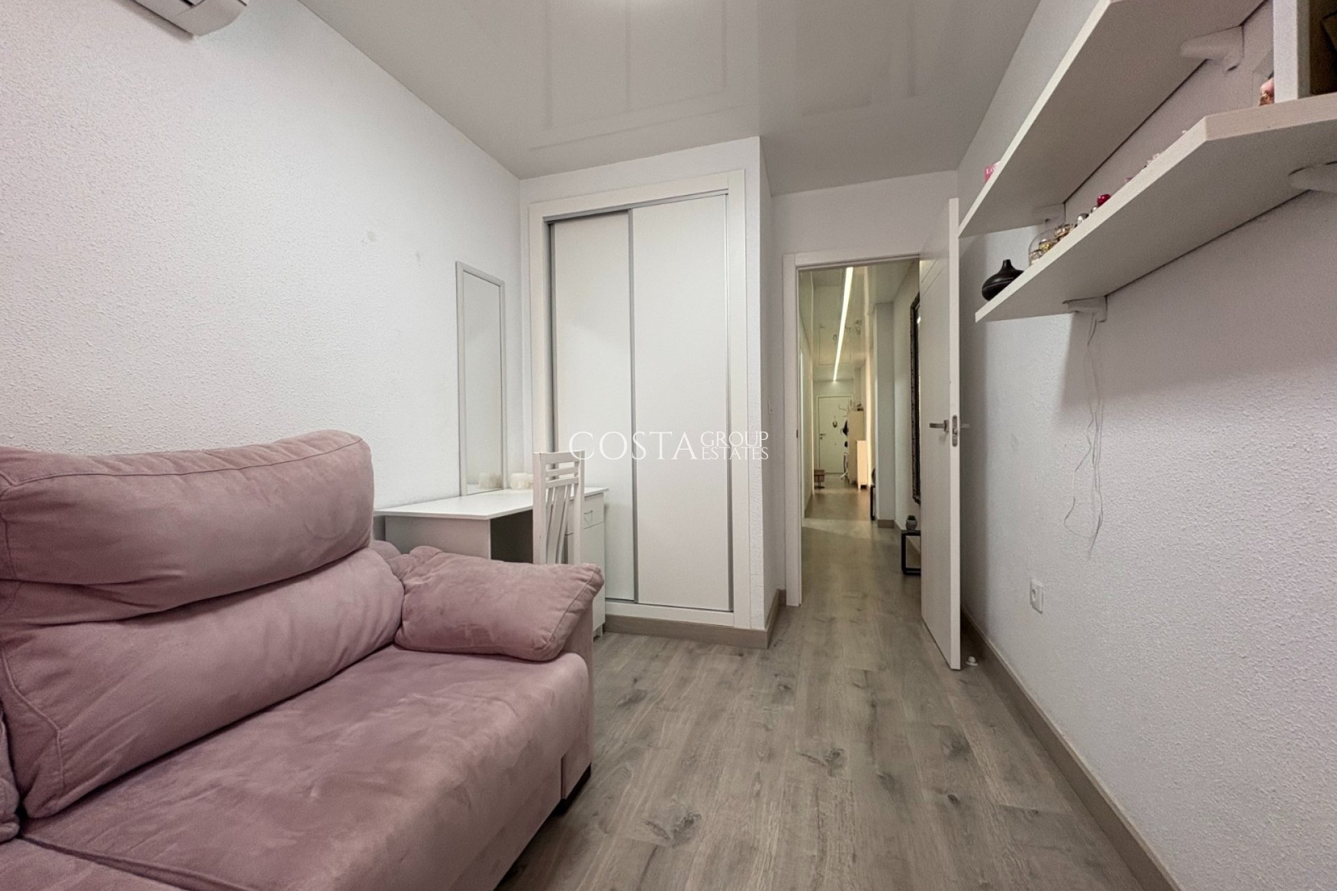 Resale - Apartment -
Torrevieja - Centro