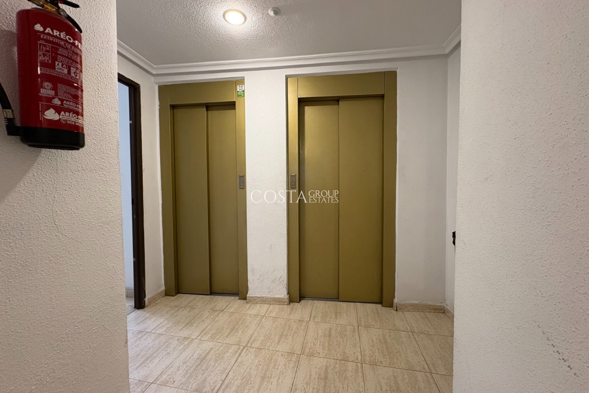 Resale - Apartment -
Torrevieja - Centro