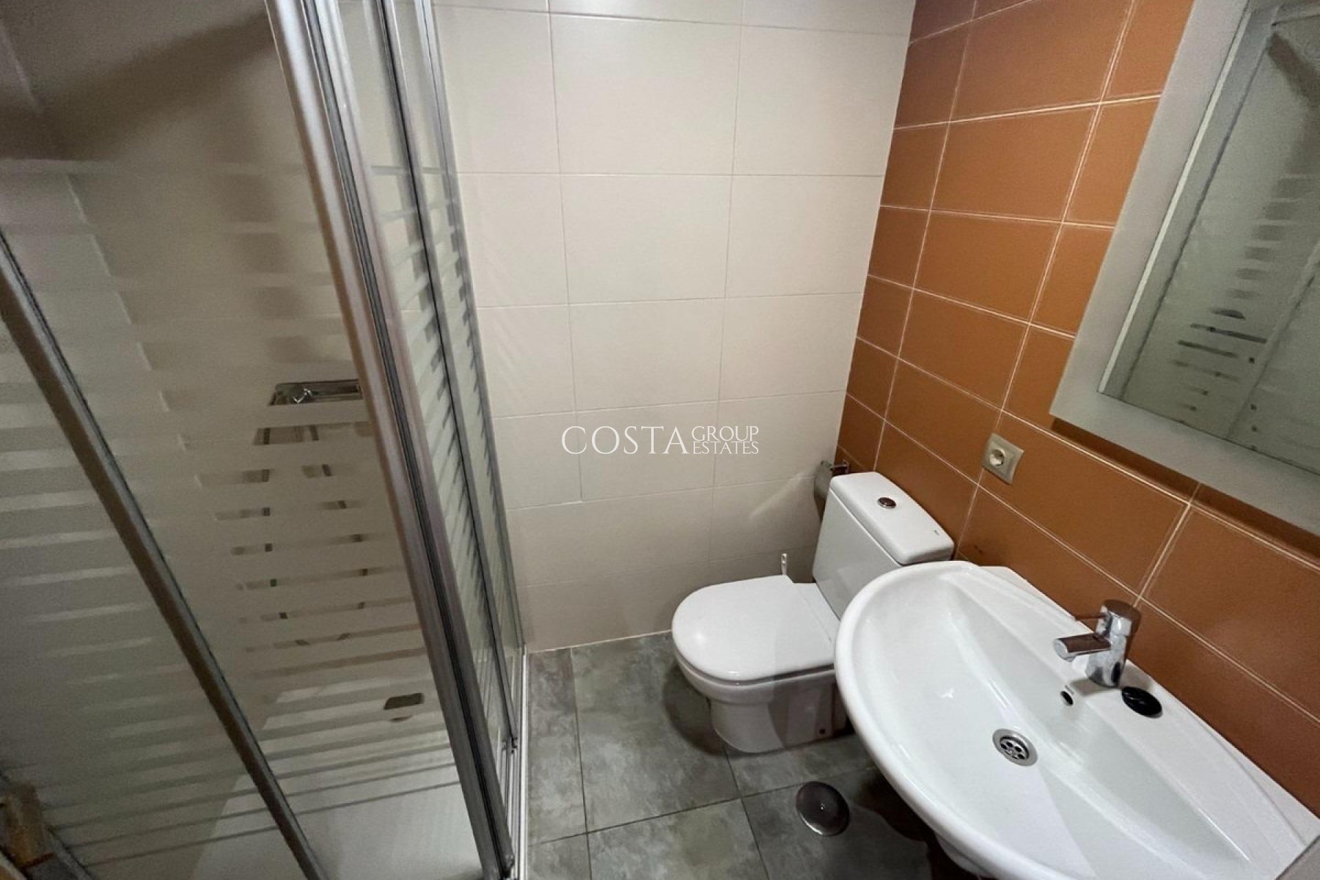 Resale - Apartments -
Alicante - Alicante Centro