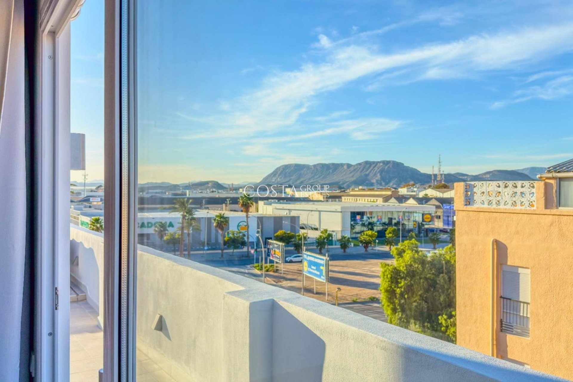 Resale - Apartments -
Alicante - Alicante Centro
