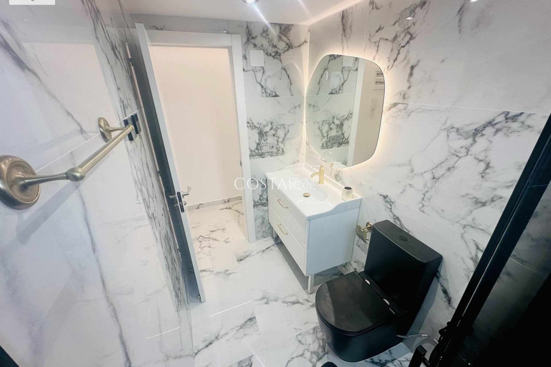 Resale - Apartments -
Alicante - Alicante Centro