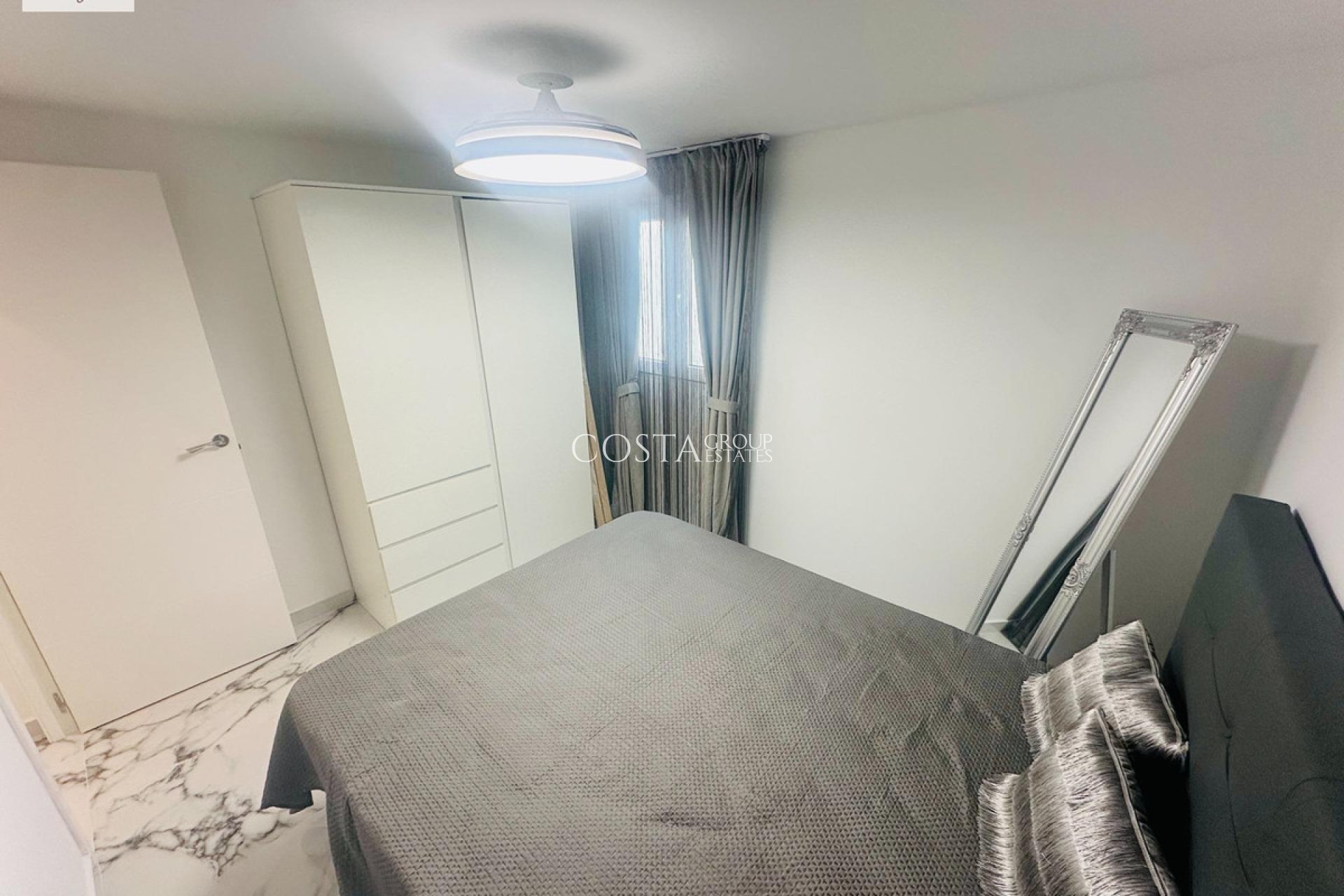 Resale - Apartments -
Alicante - Alicante Centro