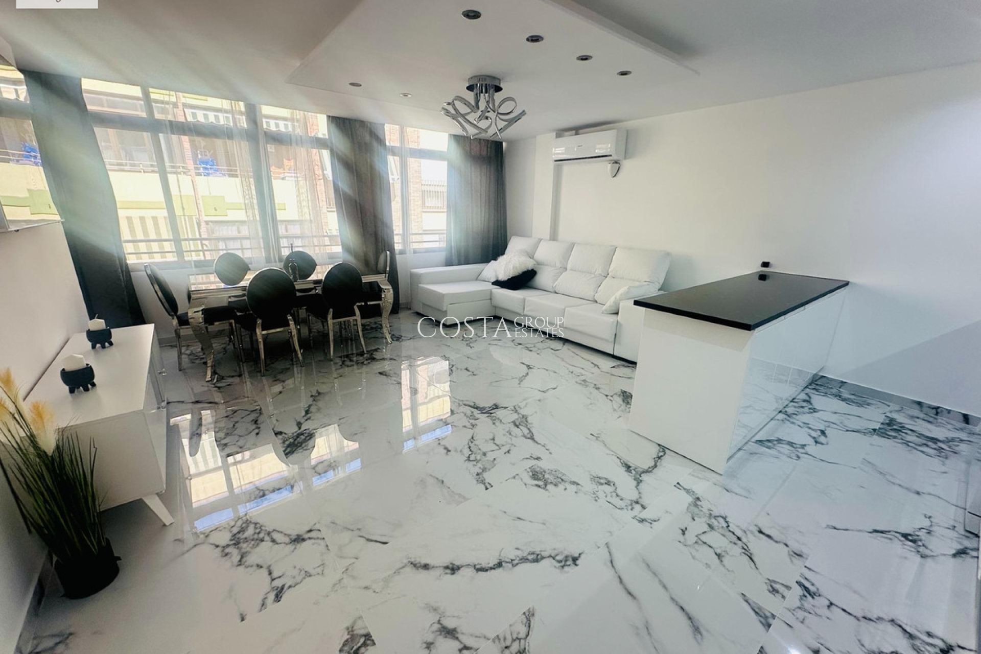 Resale - Apartments -
Alicante - Alicante Centro