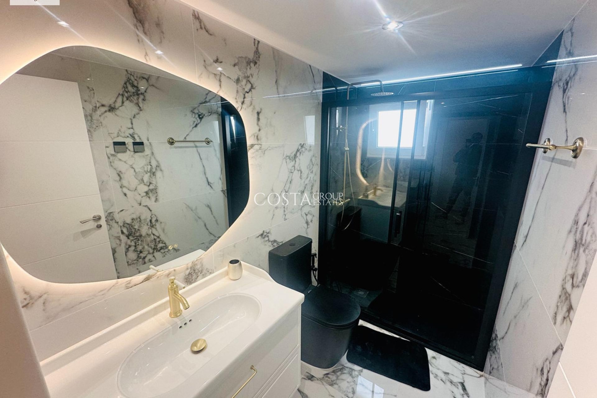 Resale - Apartments -
Alicante - Alicante Centro