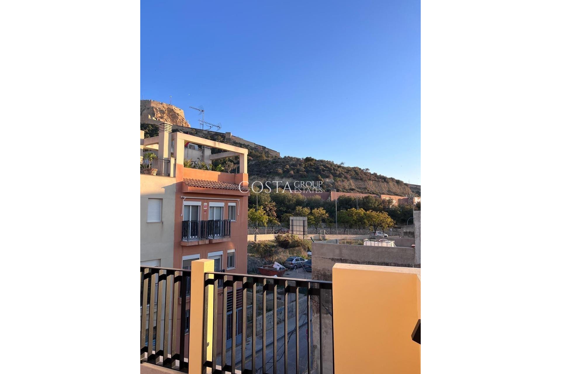 Resale - Apartments -
Alicante - Alicante Centro