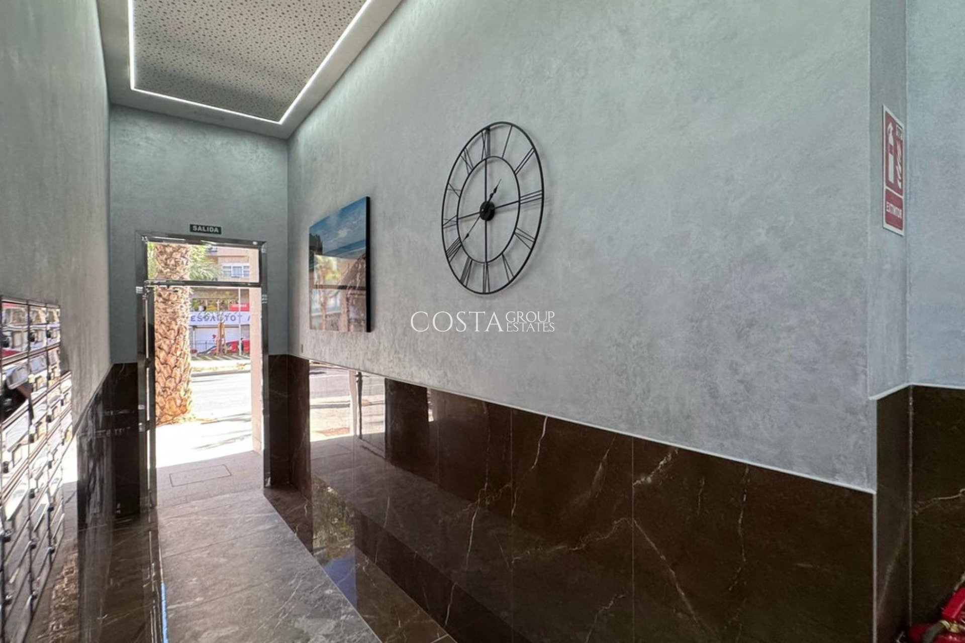Resale - Apartments -
Alicante - Alicante Centro