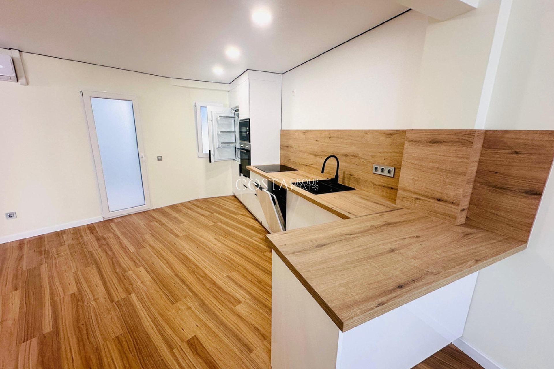 Resale - Apartments -
Alicante - Alicante Centro