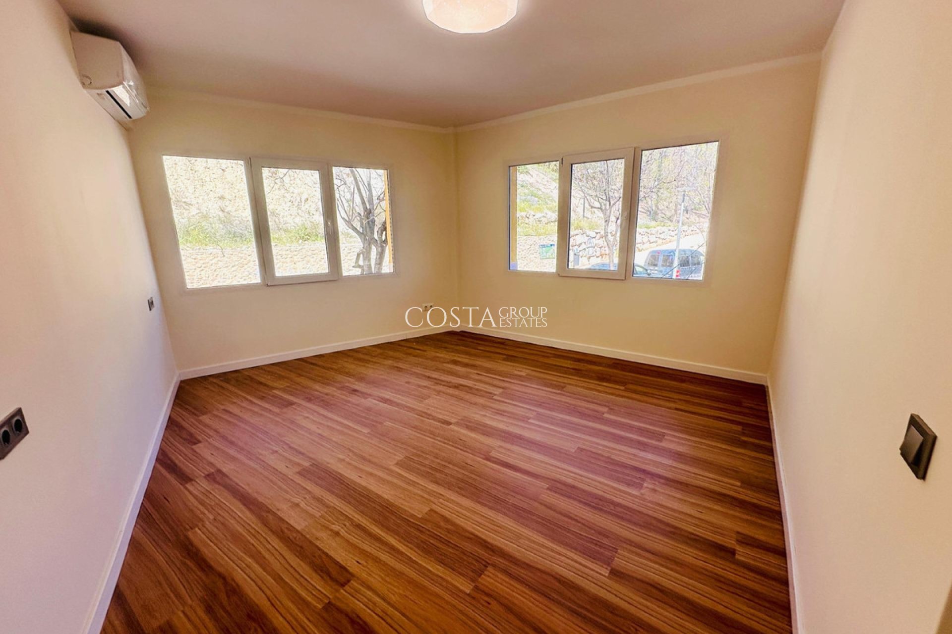 Resale - Apartments -
Alicante - Alicante Centro