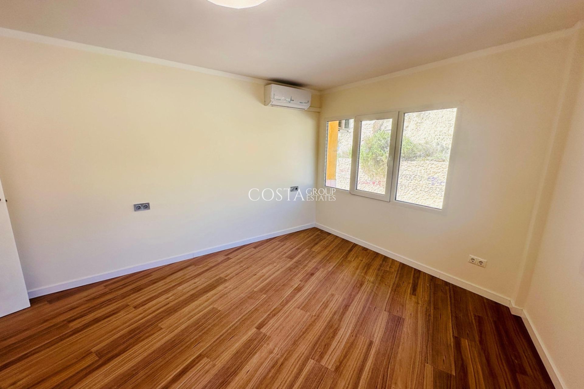 Resale - Apartments -
Alicante - Alicante Centro