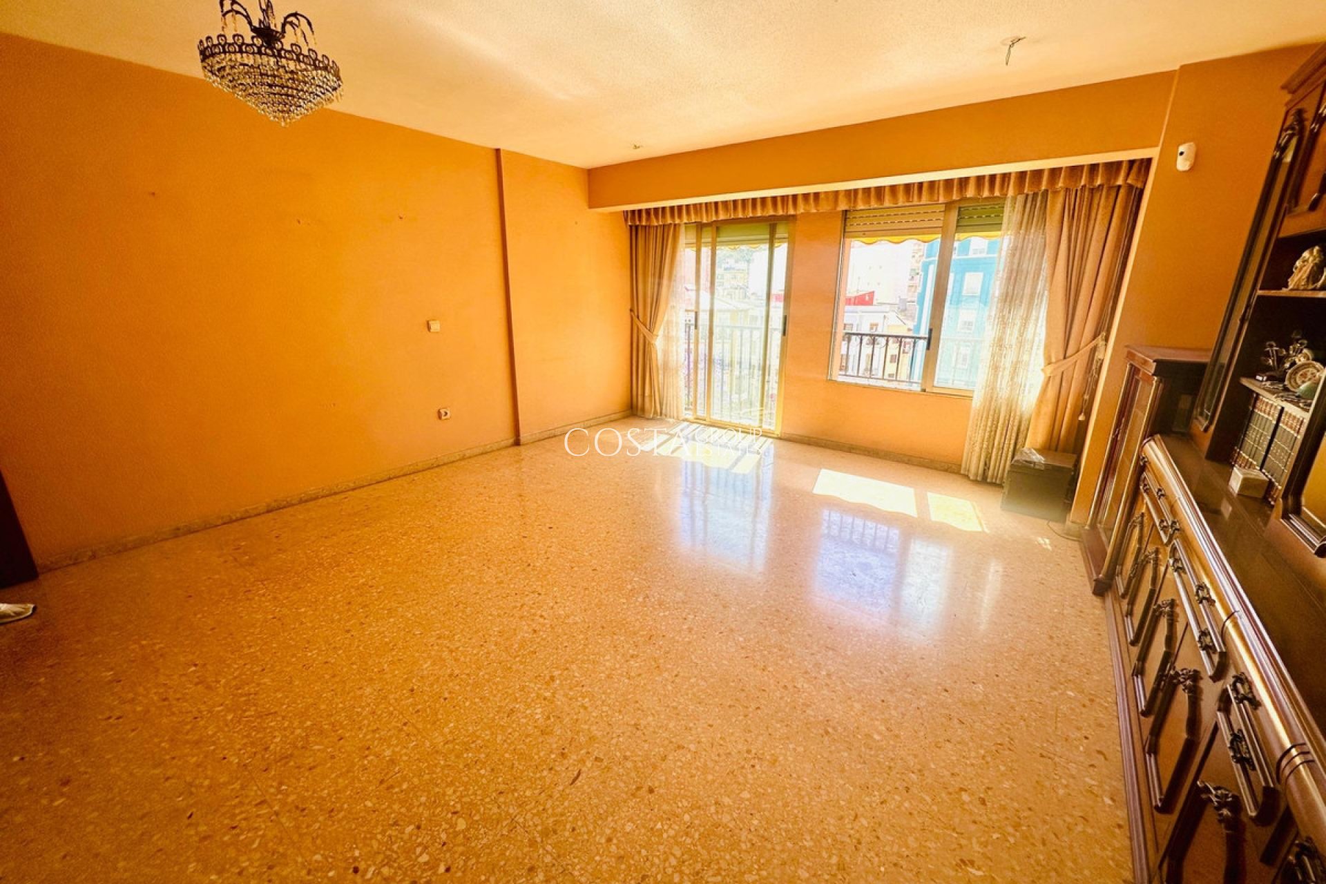 Resale - Apartments -
Alicante - Alicante Centro