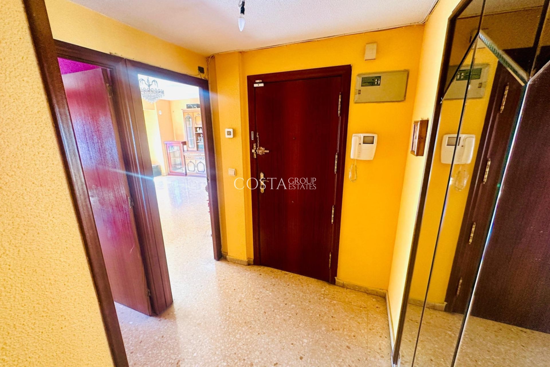 Resale - Apartments -
Alicante - Alicante Centro
