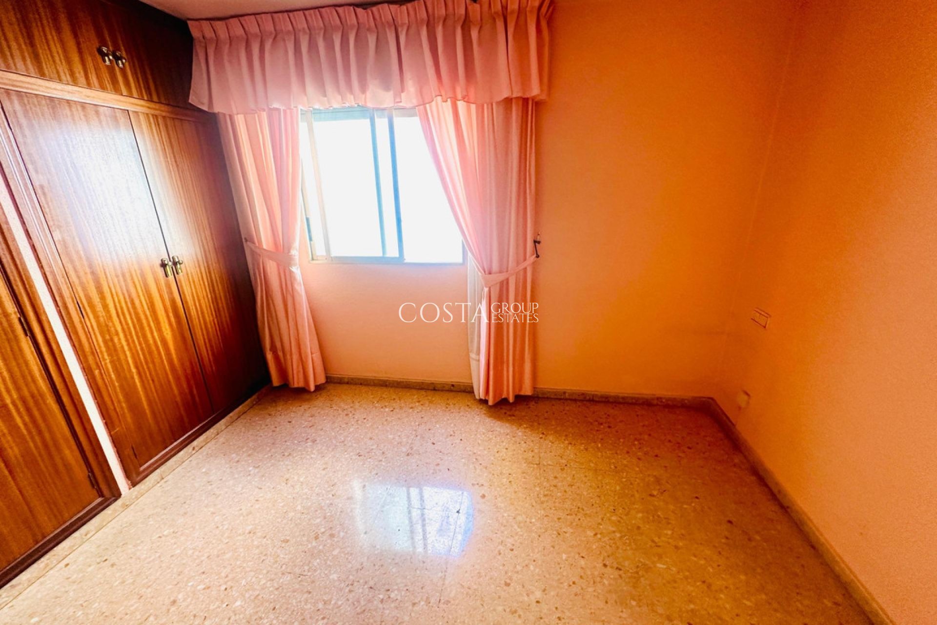 Resale - Apartments -
Alicante - Alicante Centro