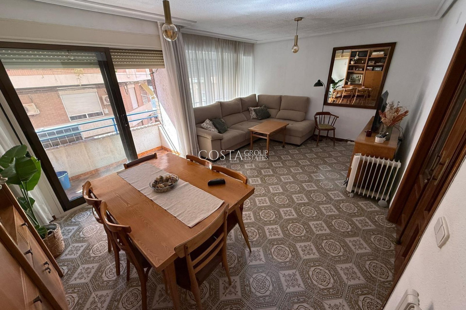 Resale - Apartments -
Alicante - Alicante Centro