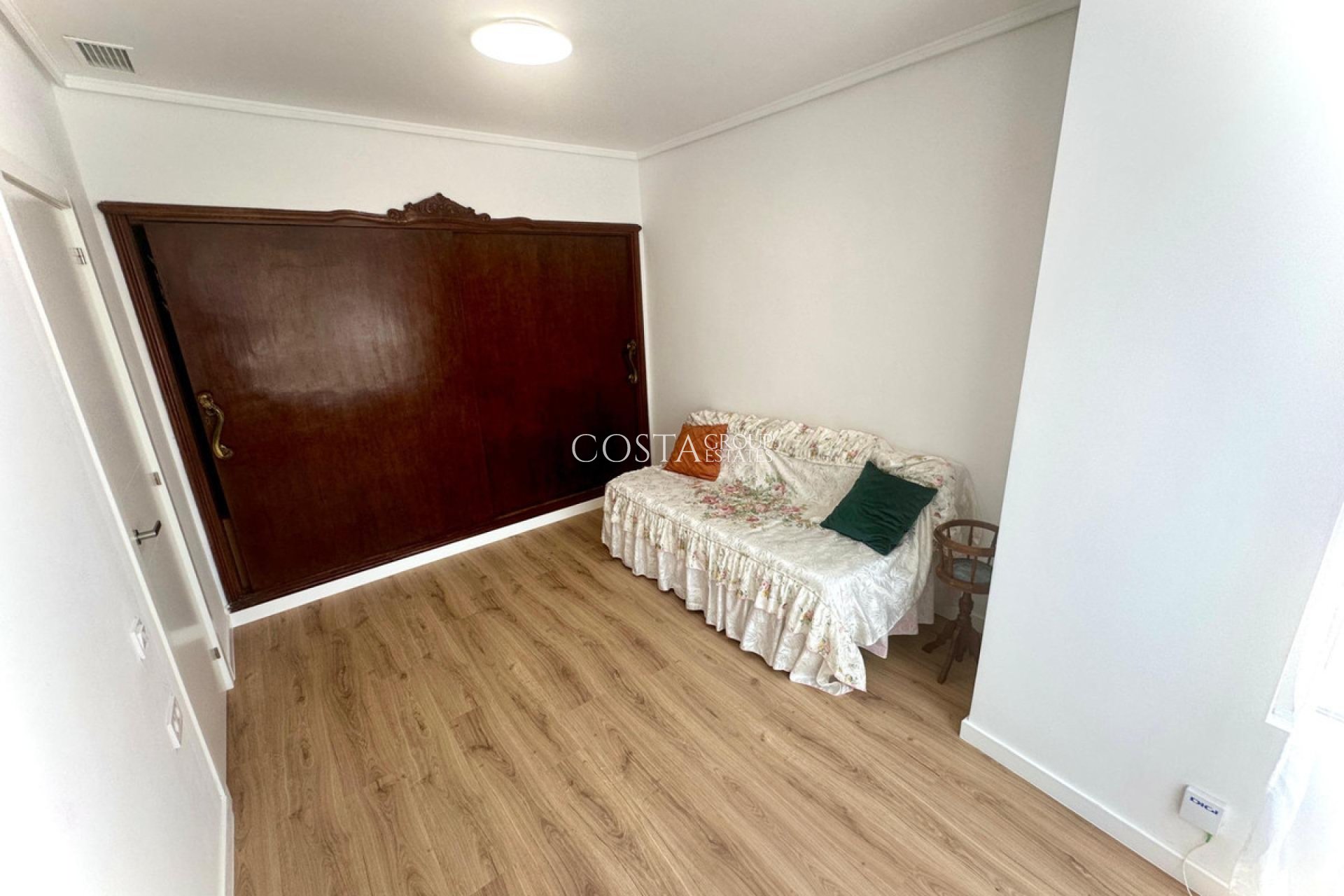 Resale - Apartments -
Alicante - Alicante Centro