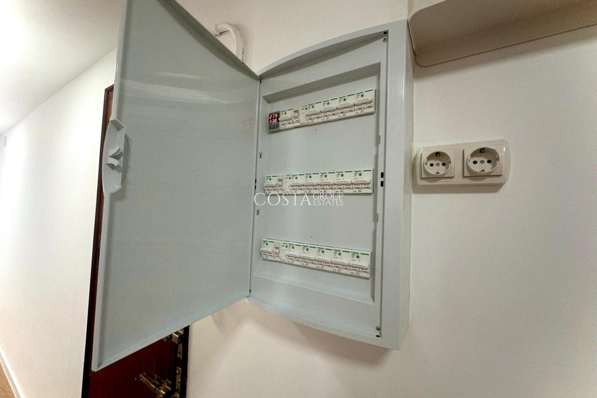 Resale - Apartments -
Alicante - Alicante Centro