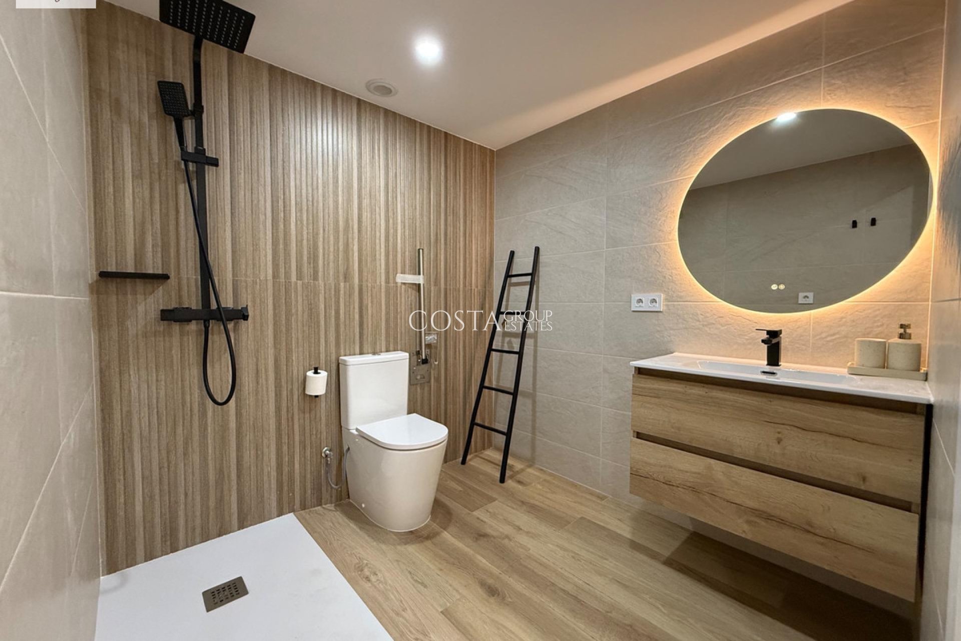 Resale - Apartments -
Alicante - Alicante Centro