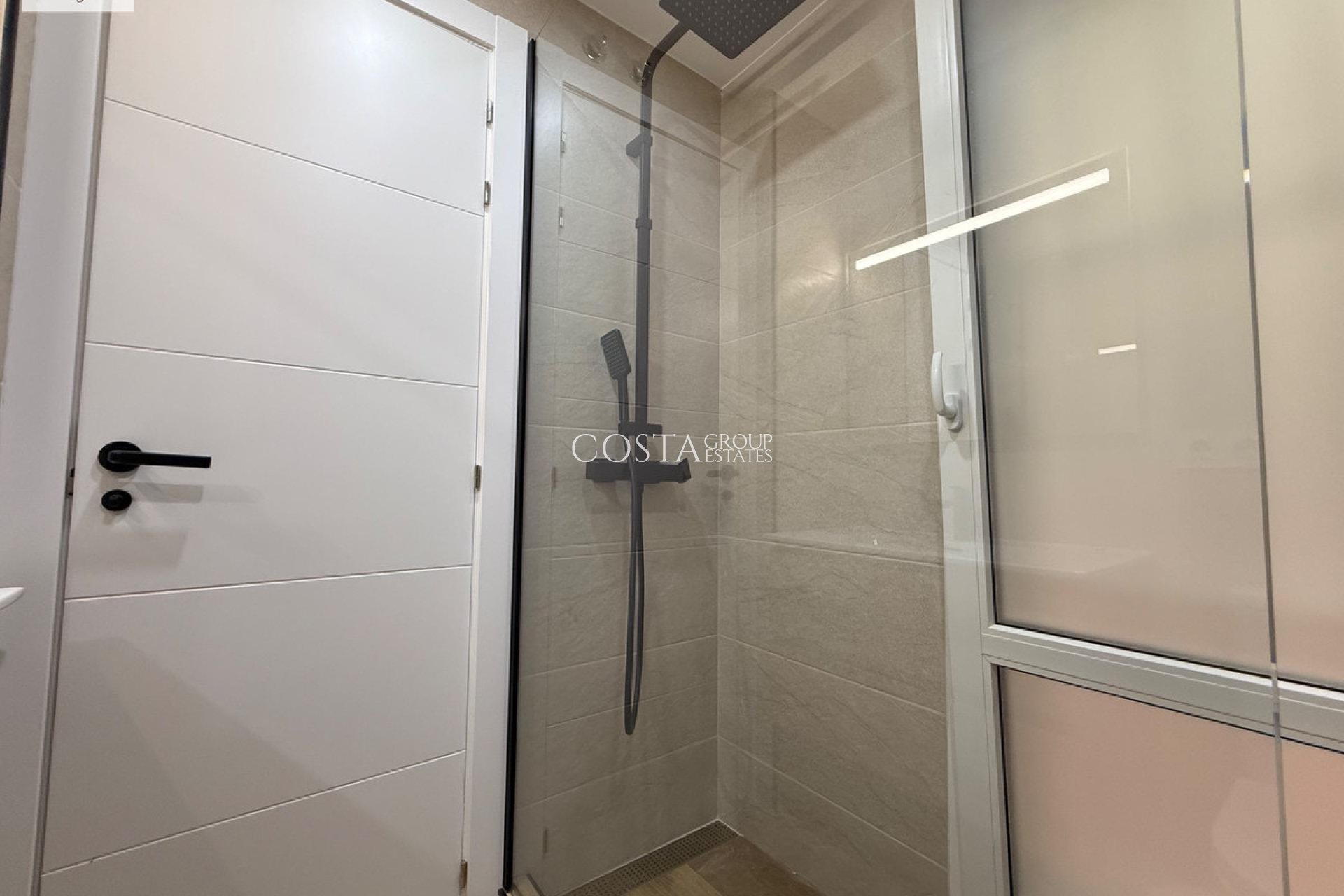 Resale - Apartments -
Alicante - Alicante Centro