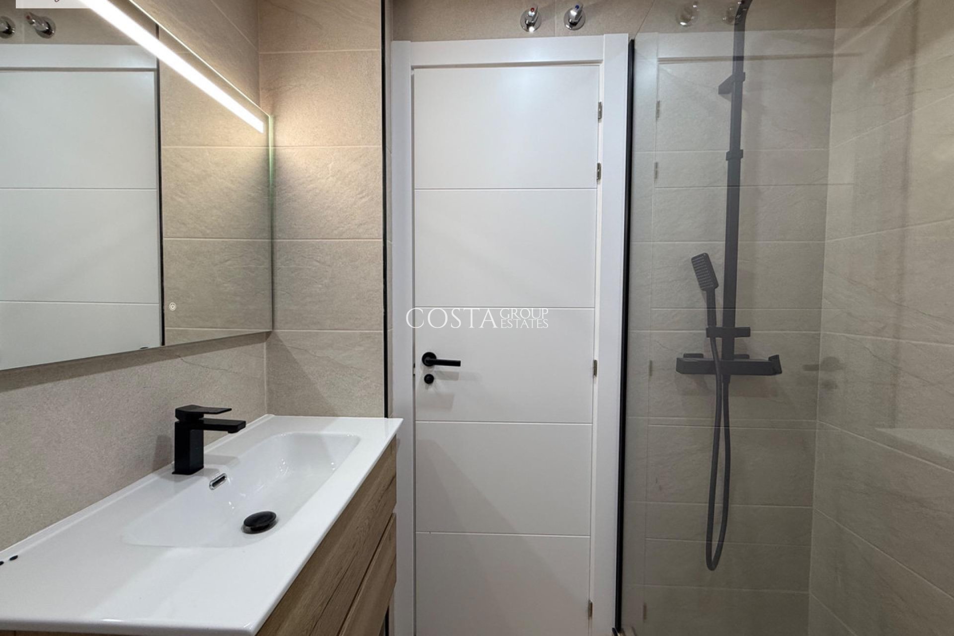 Resale - Apartments -
Alicante - Alicante Centro