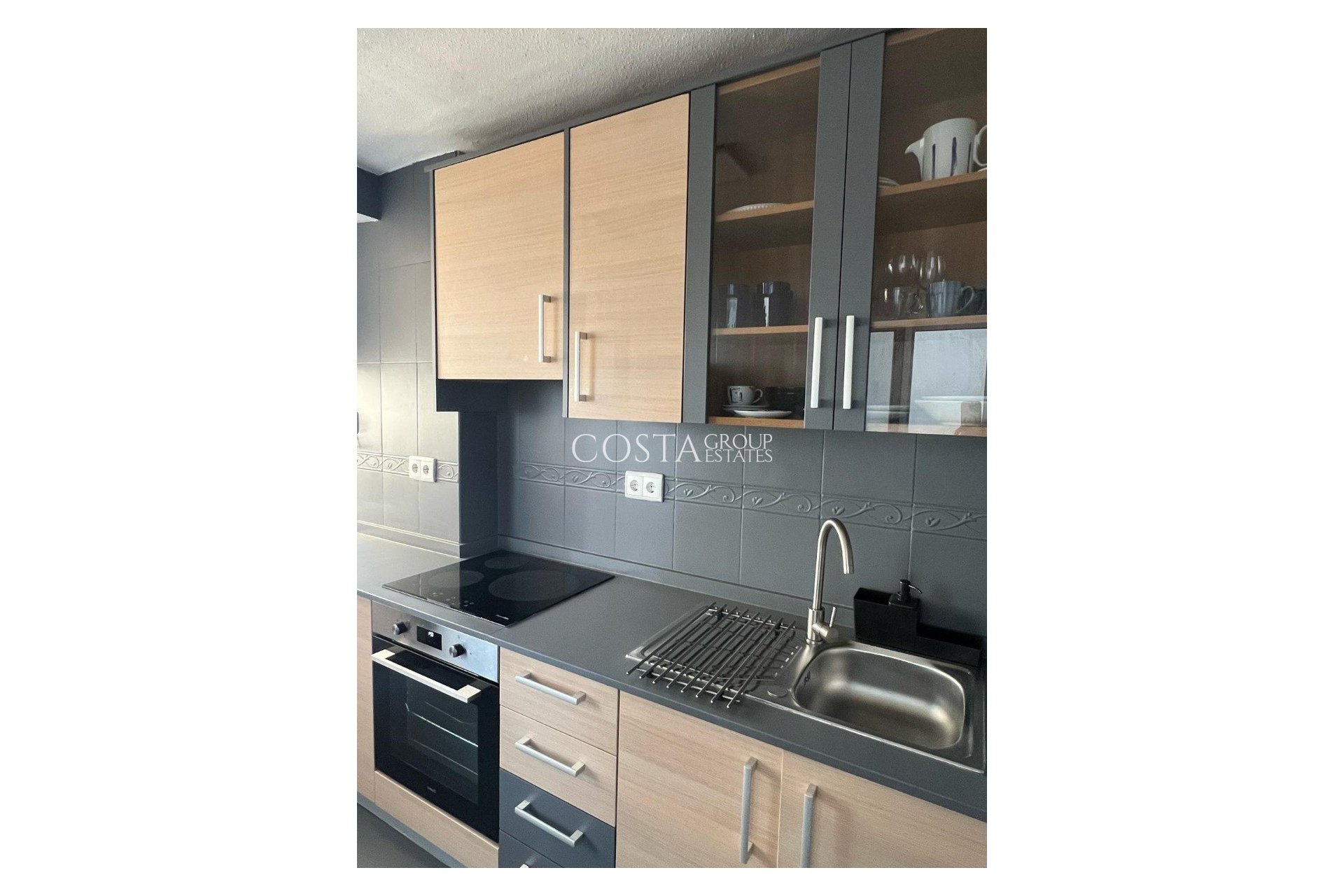 Resale - Apartments -
Alicante - Alicante Centro