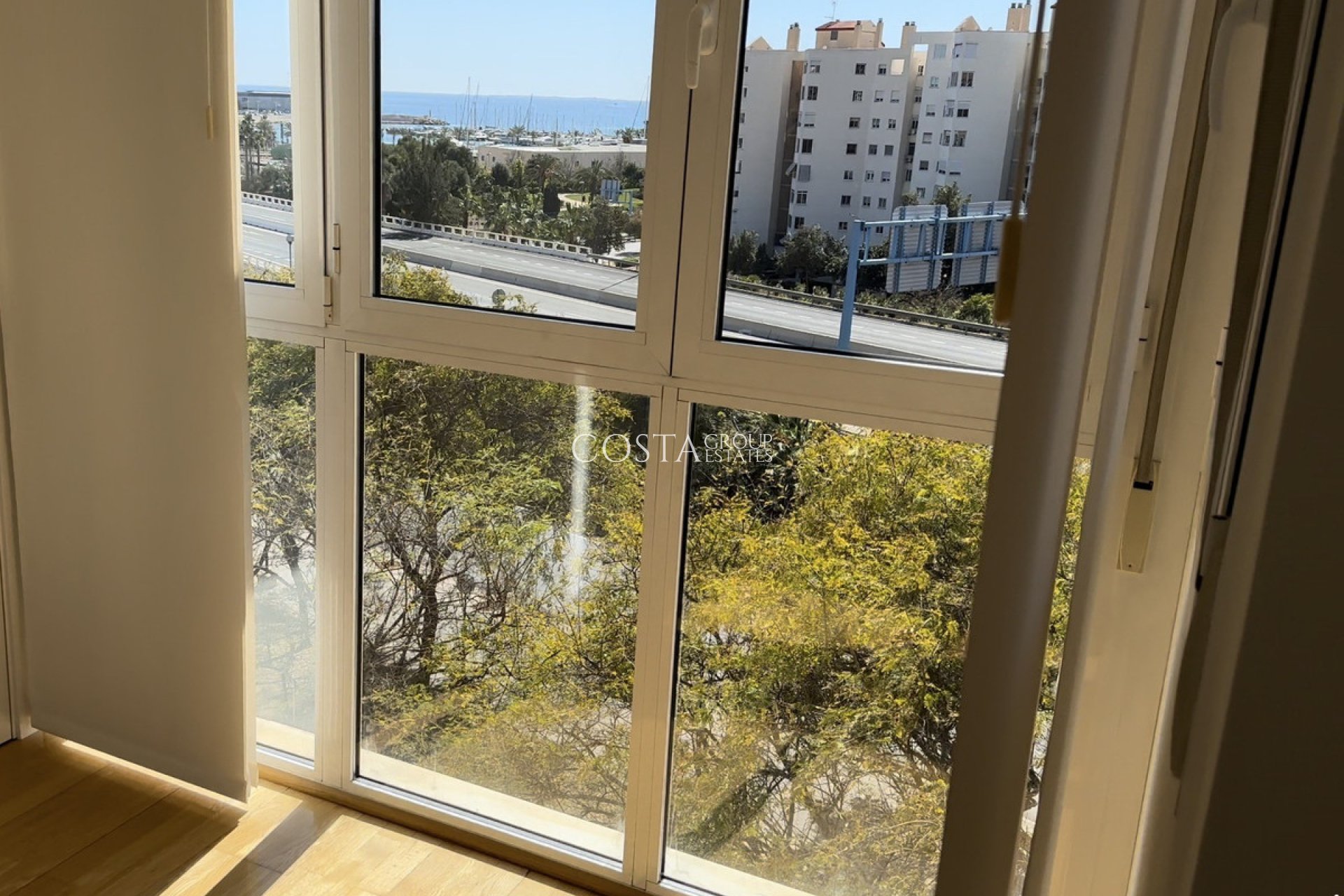 Resale - Apartments -
Alicante - Alicante Centro