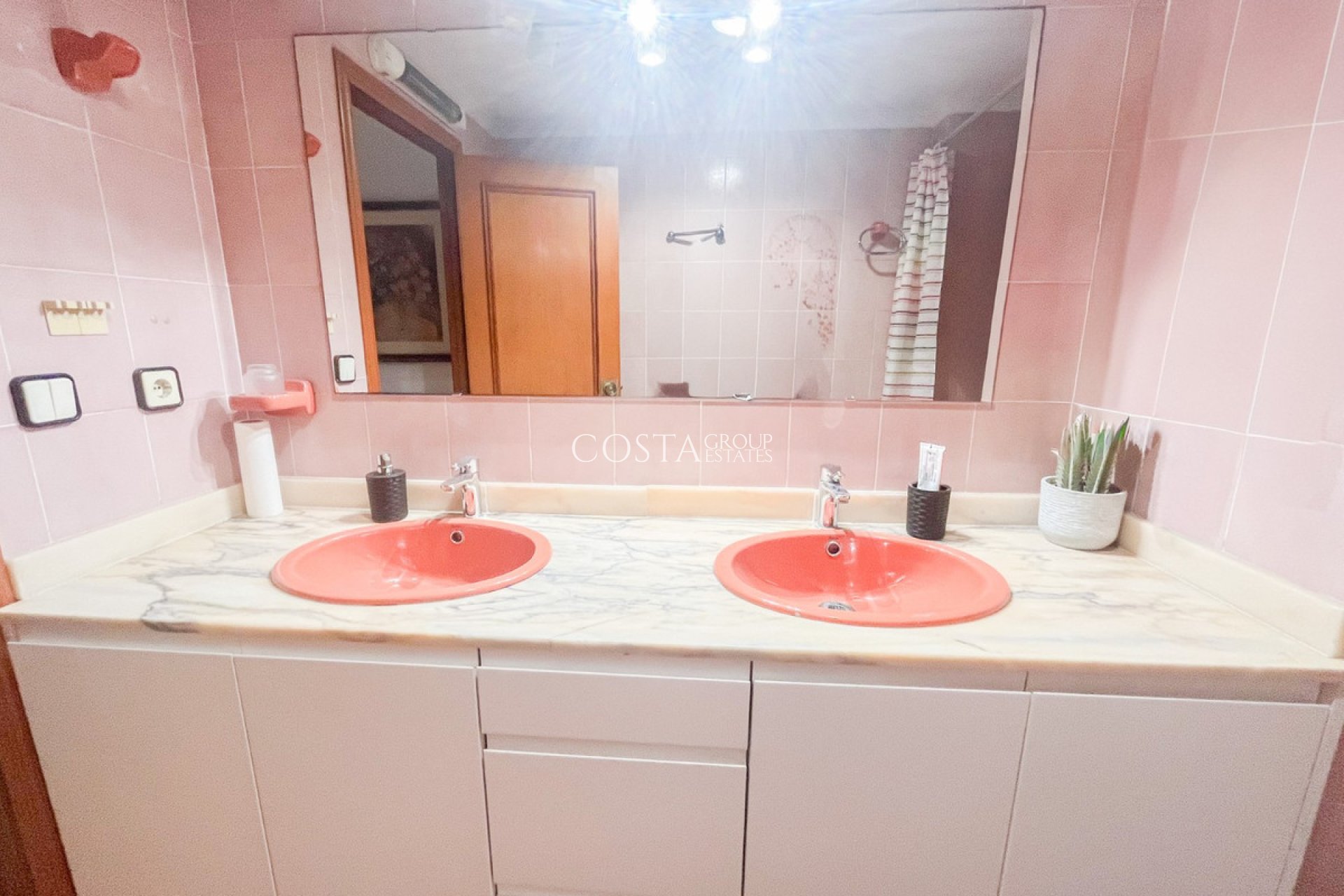 Resale - Apartments -
Alicante - Alicante Centro