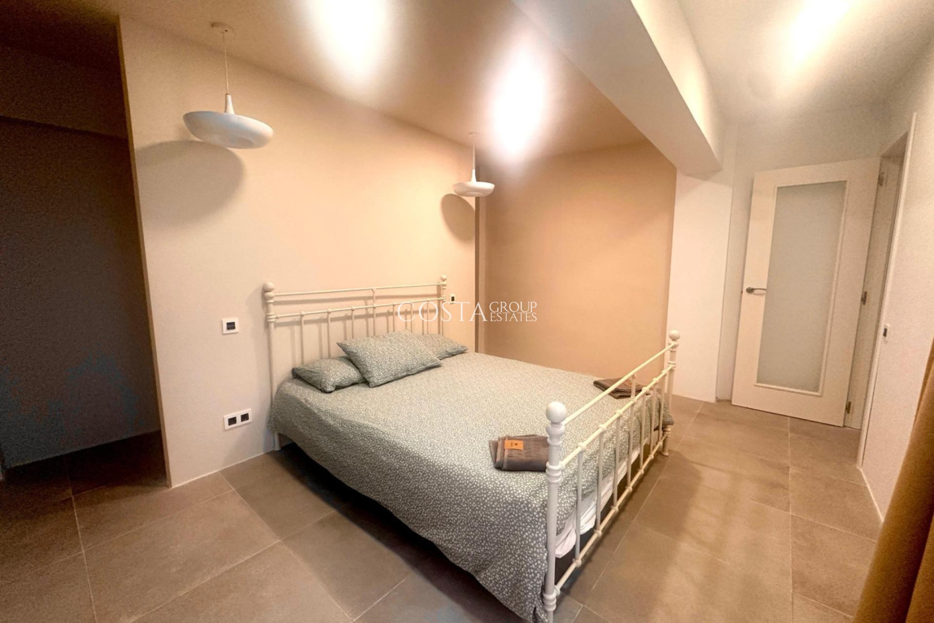 Resale - Apartments -
Alicante - Alicante Centro