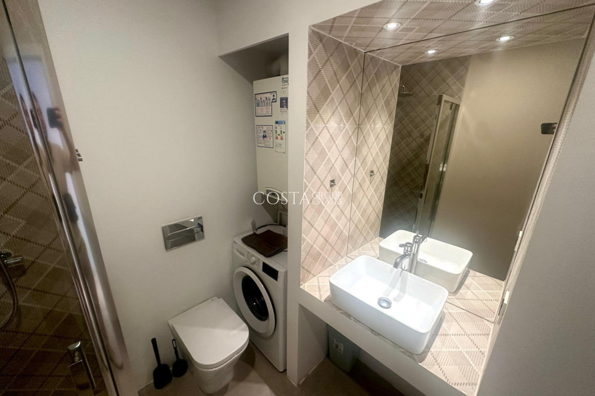 Resale - Apartments -
Alicante - Alicante Centro