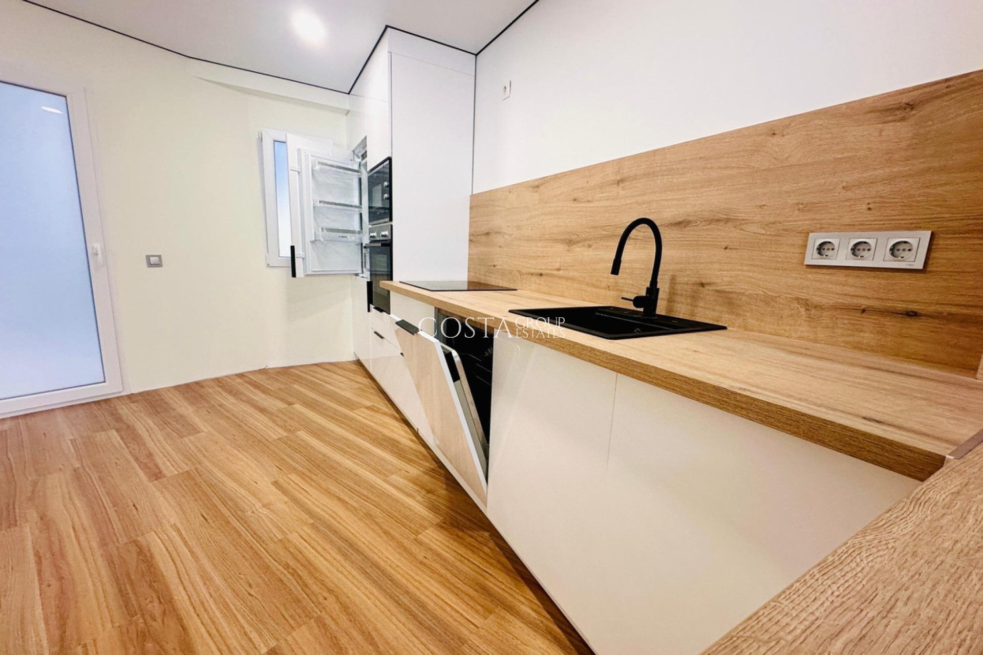 Resale - Apartments -
Alicante - Alicante Centro