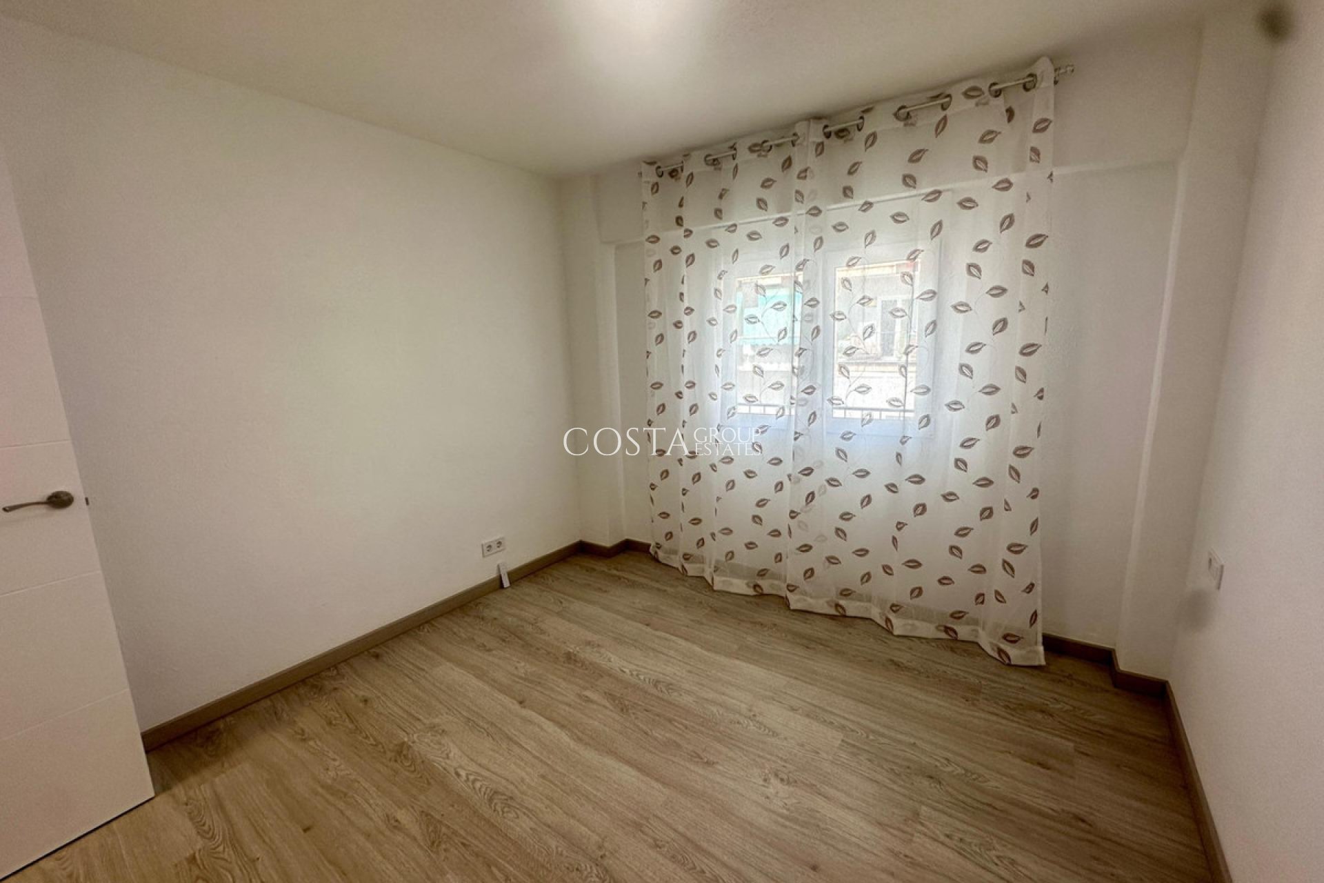 Resale - Apartments -
Alicante - Alicante Centro