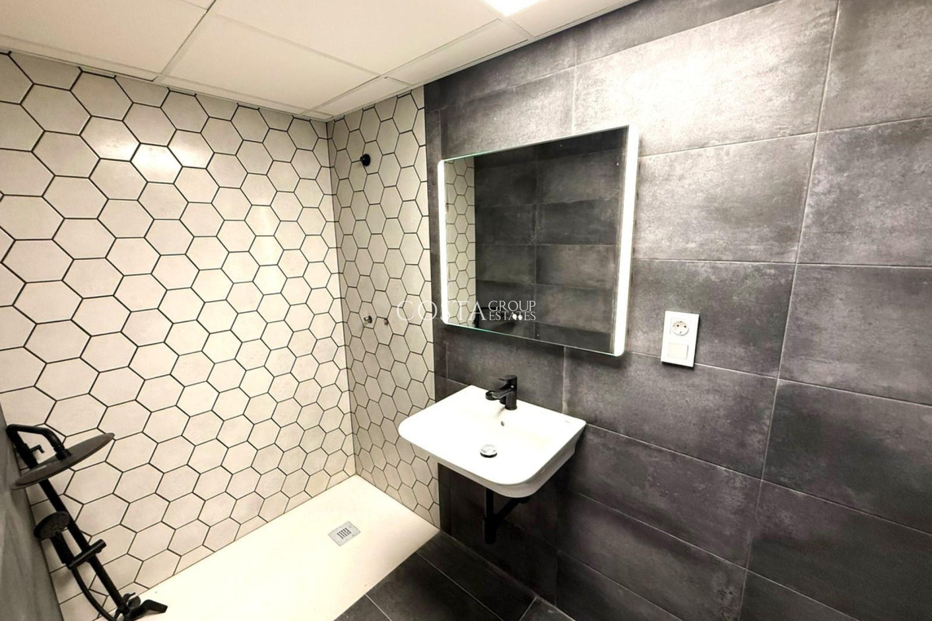 Resale - Apartments -
Alicante - Alicante Centro