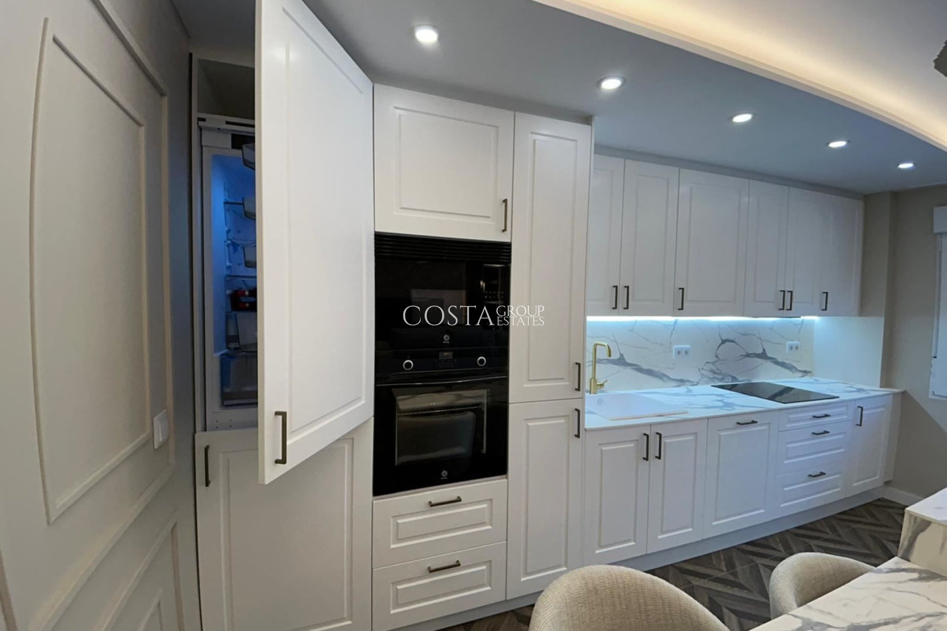 Resale - Apartments -
Alicante City - Alicante City Centro