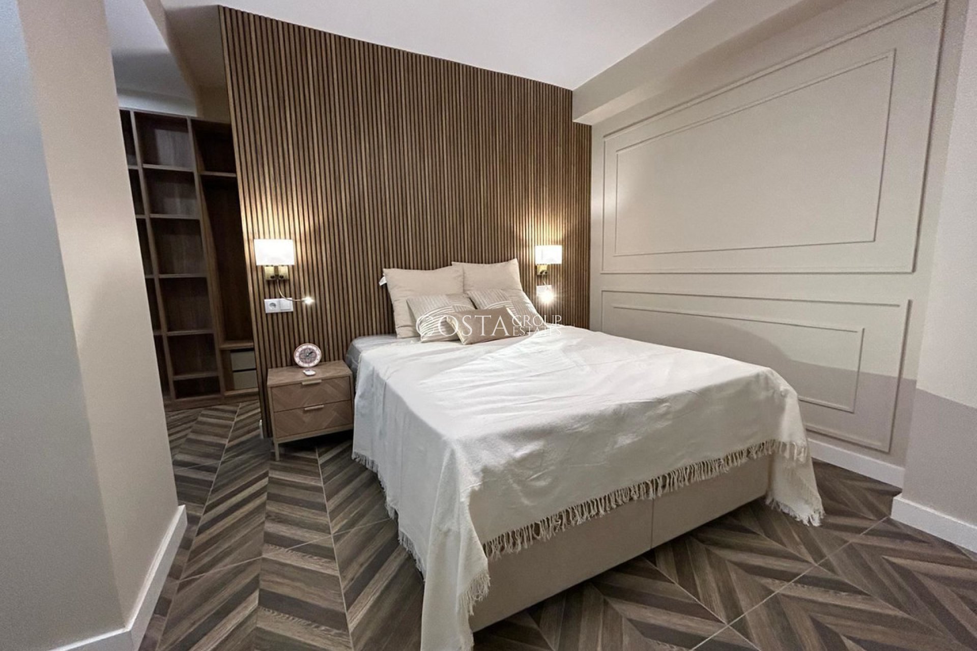 Resale - Apartments -
Alicante City - Alicante City Centro