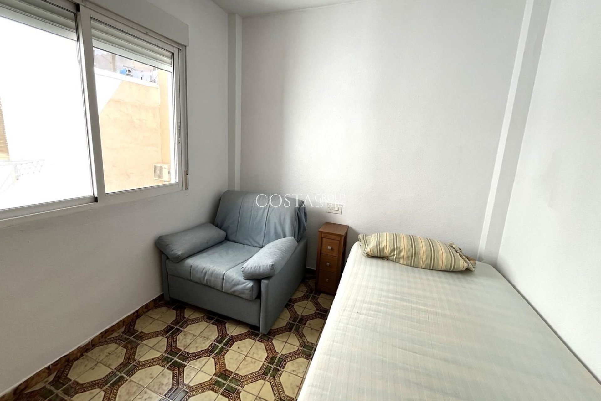 Resale - Apartments -
Alicante City - Alicante City Centro