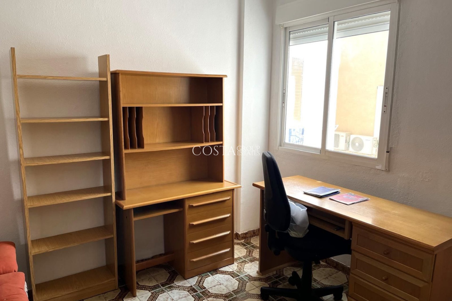 Resale - Apartments -
Alicante City - Alicante City Centro