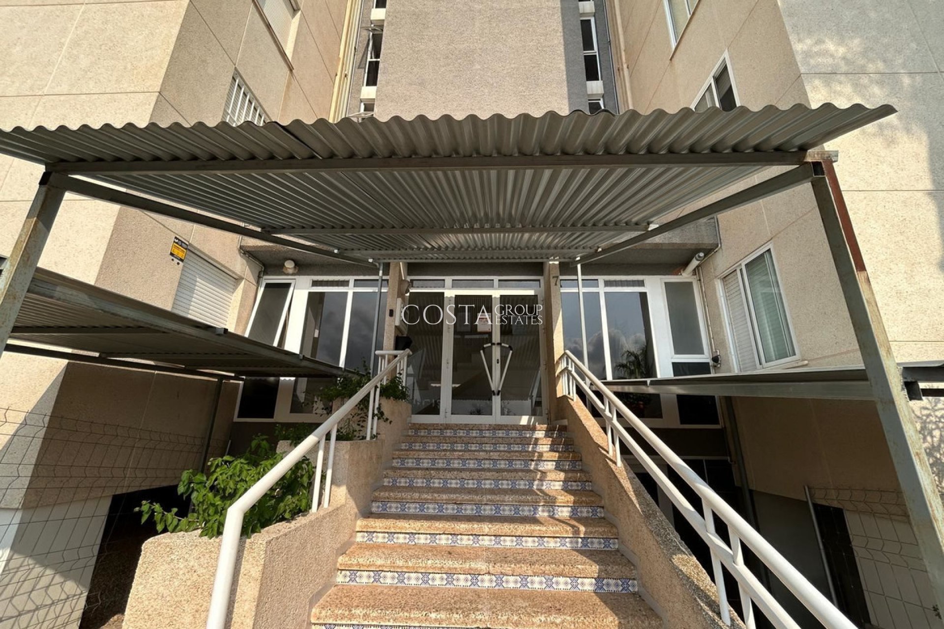 Resale - Apartments -
Alicante City - Alicante City Centro