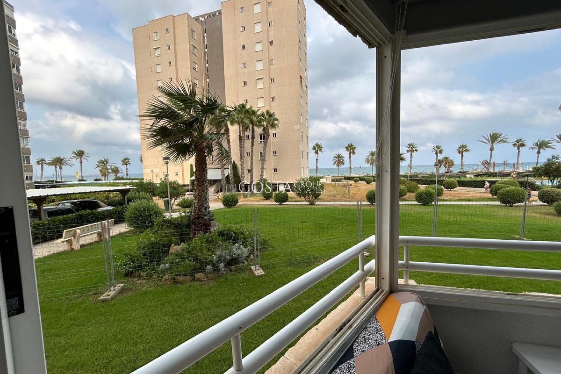 Resale - Apartments -
Alicante City - Alicante City Centro