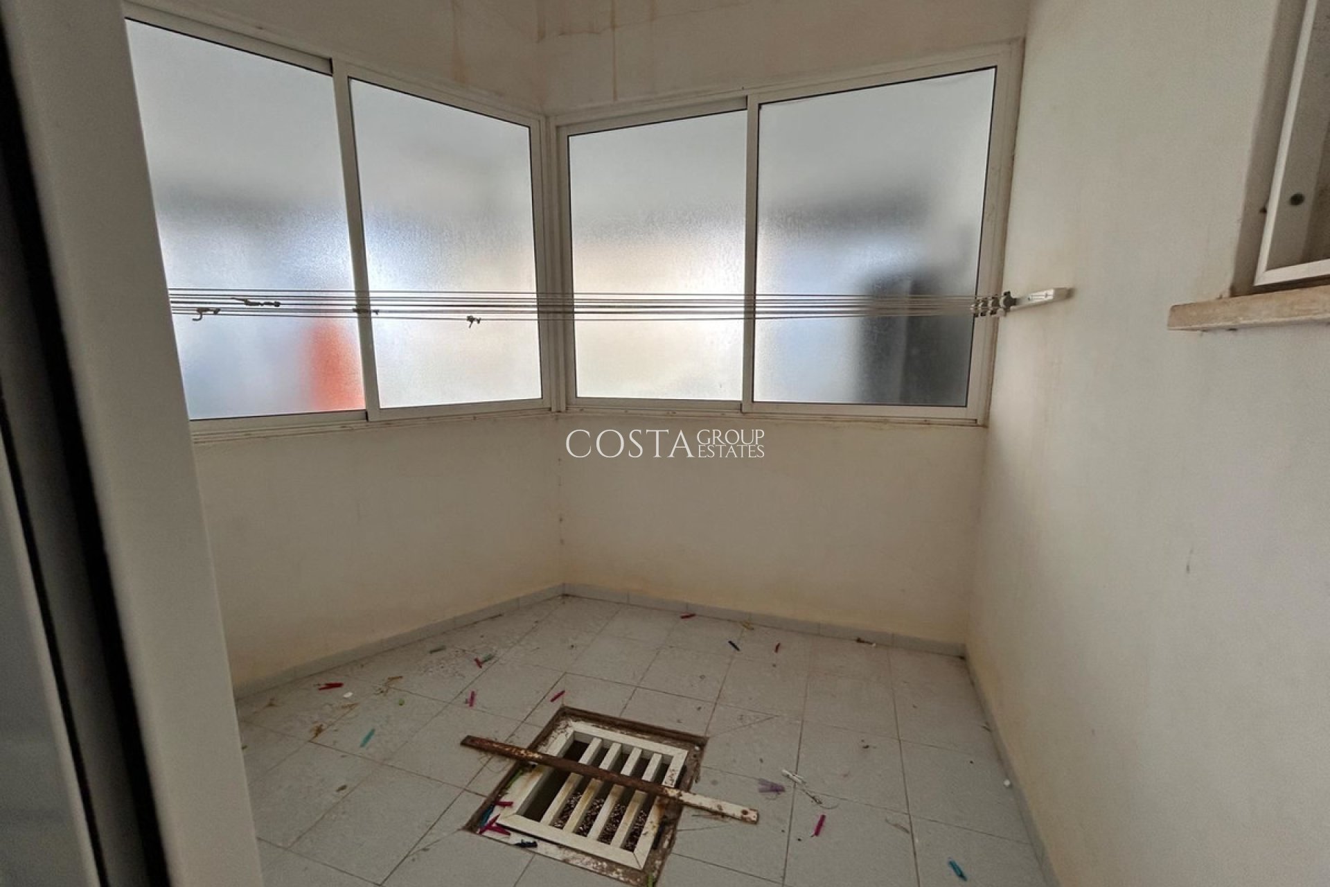 Resale - Apartments -
Alicante City - Alicante City Centro