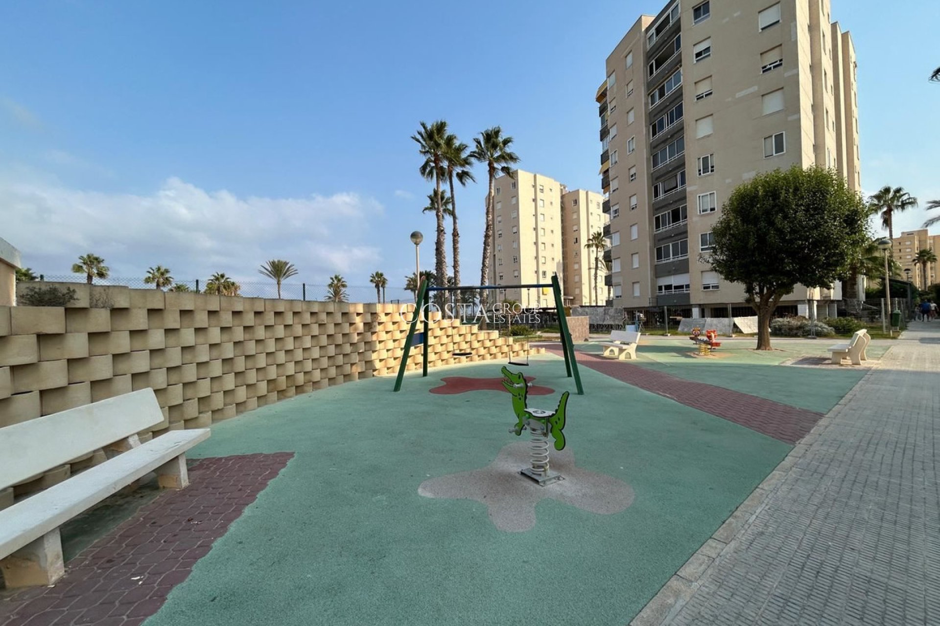 Resale - Apartments -
Alicante City - Alicante City Centro