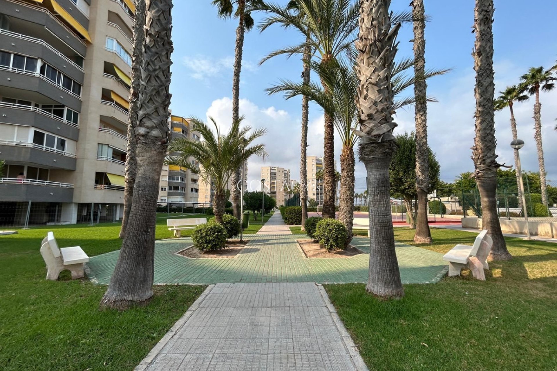 Resale - Apartments -
Alicante City - Alicante City Centro