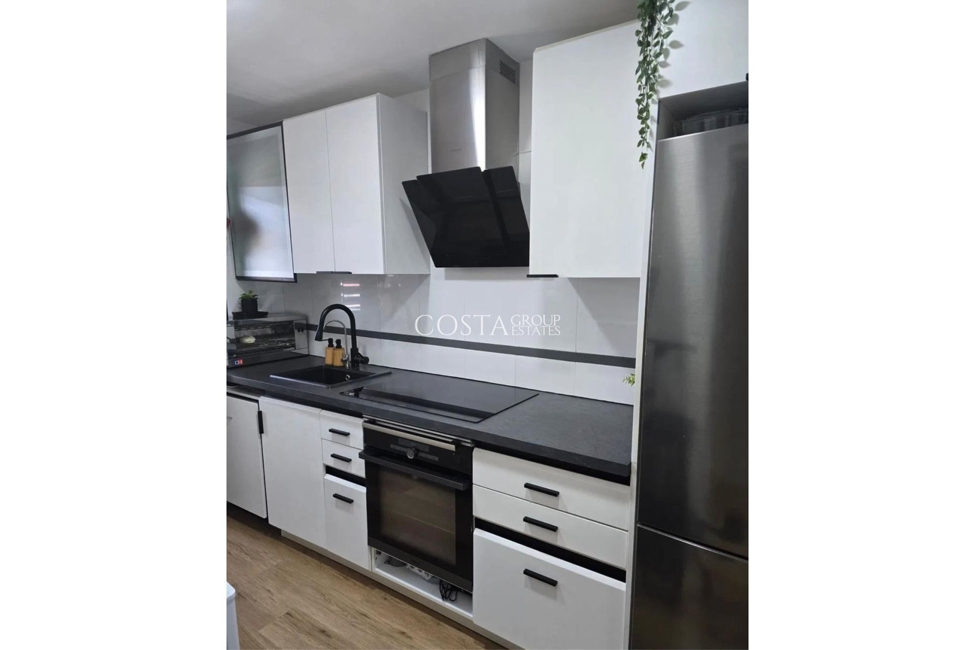 Resale - Apartments -
Alicante City - Alicante City Centro