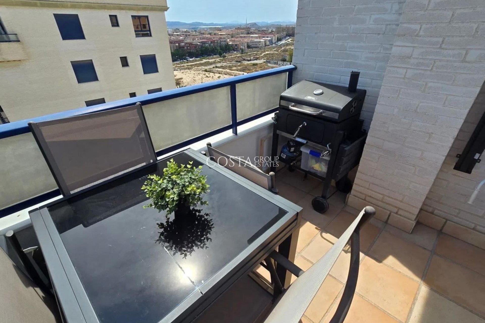 Resale - Apartments -
Alicante City - Alicante City Centro