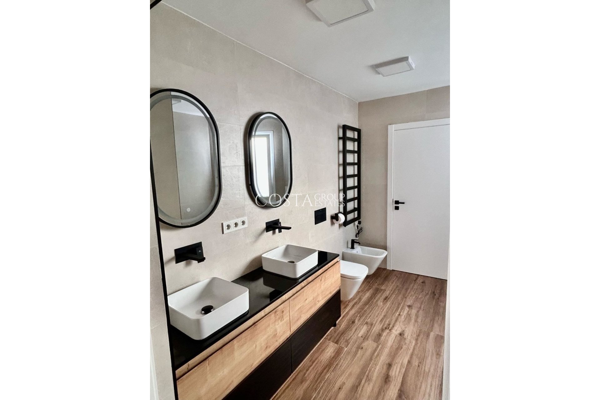 Resale - Apartments -
Alicante City - Alicante City Centro