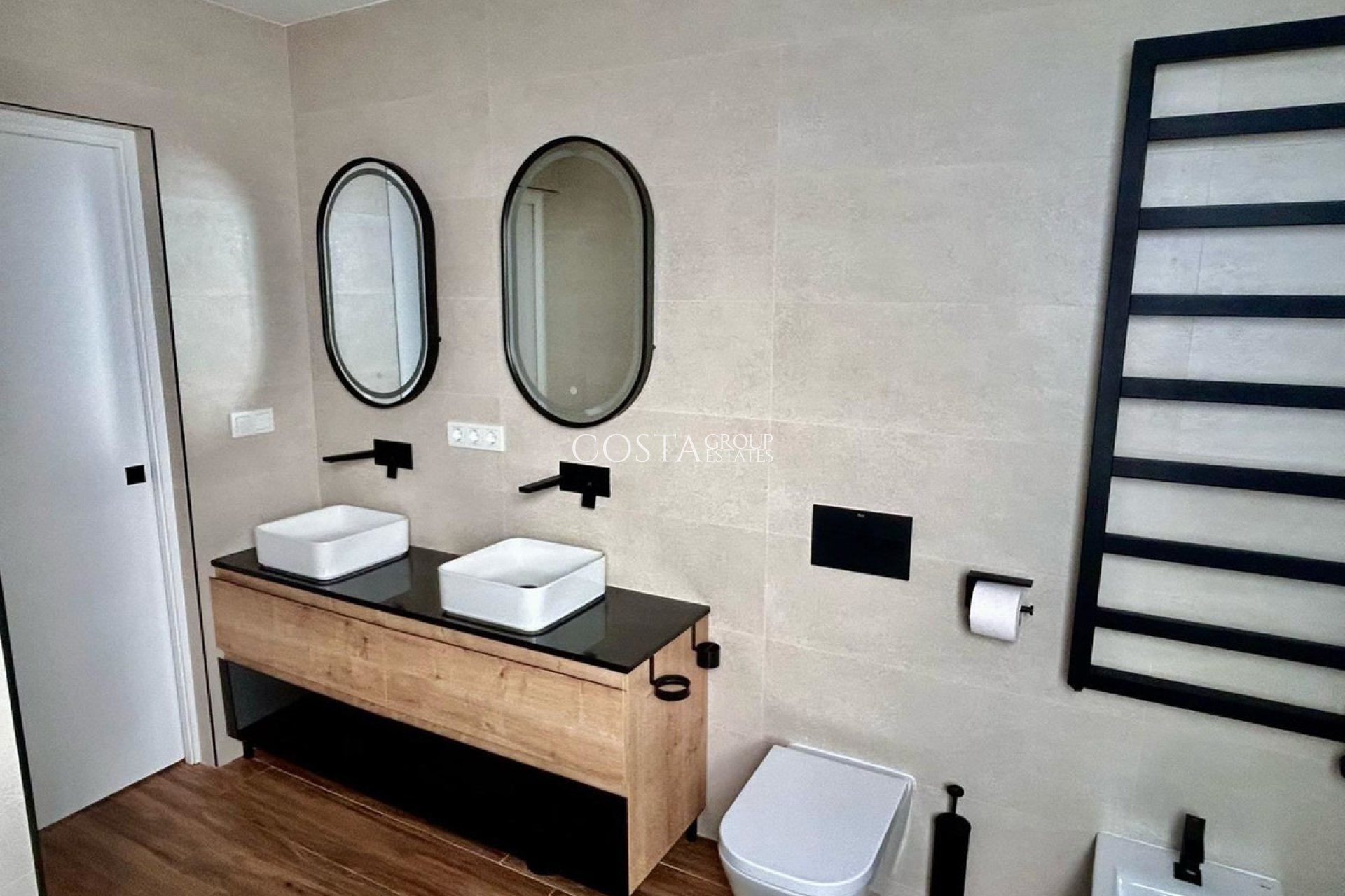 Resale - Apartments -
Alicante City - Alicante City Centro