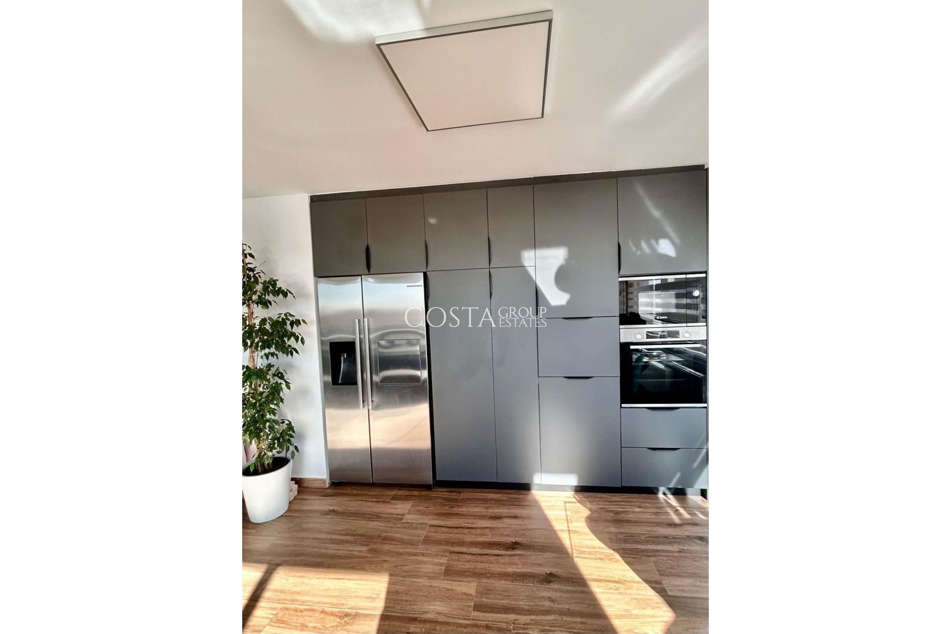 Resale - Apartments -
Alicante City - Alicante City Centro