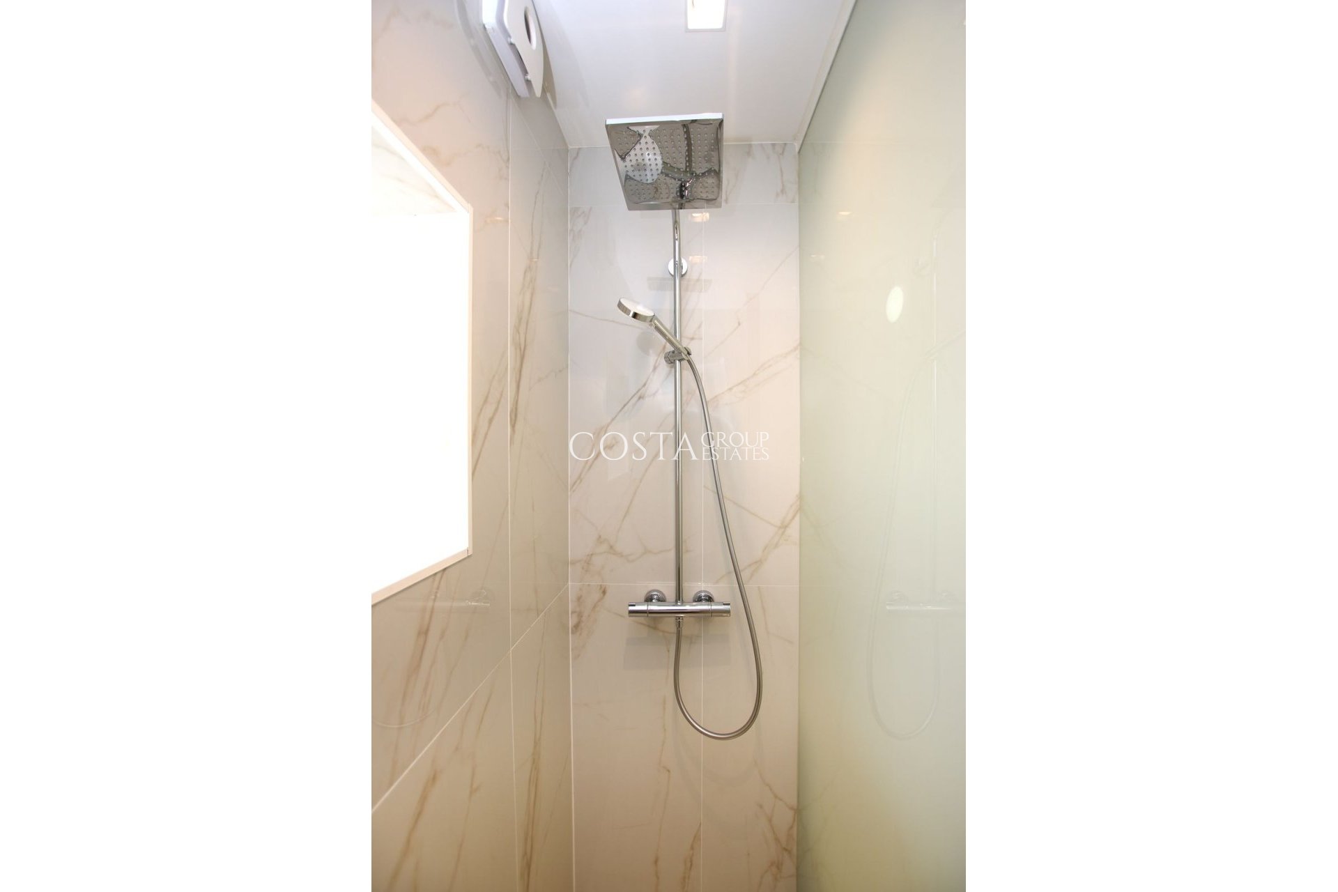 Resale - Apartments -
Alicante City - Alicante City Centro