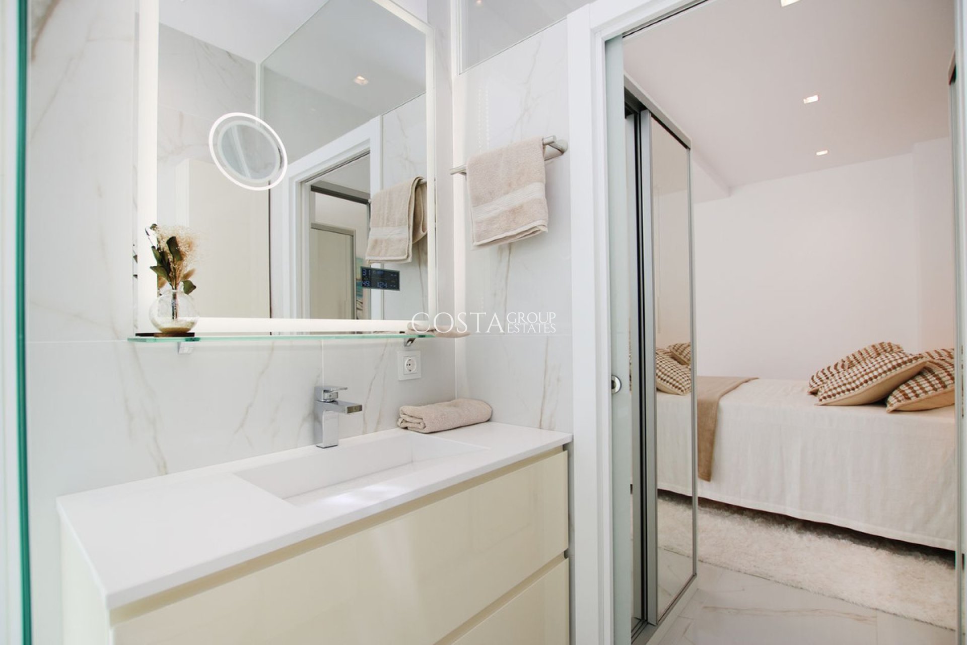 Resale - Apartments -
Alicante City - Alicante City Centro